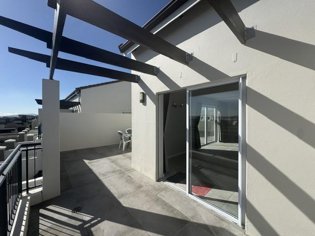 To Let 1 Bedroom Property for Rent in Royal Ascot Western Cape